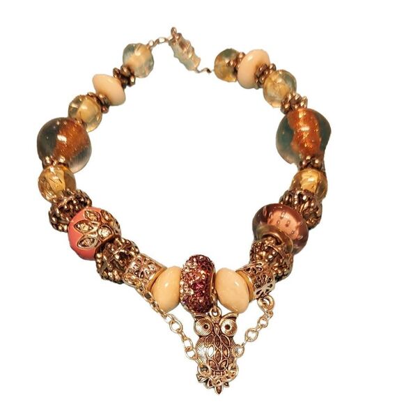 Hand Crafted Beaded bracelet 8 1/2" - Picture 7 of 10